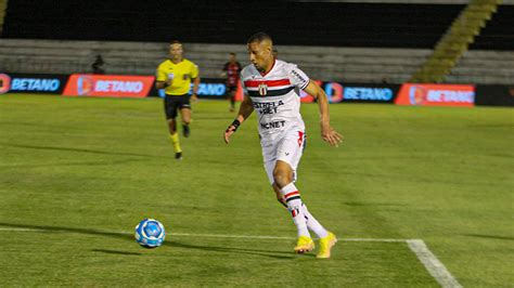 Salatiel comemora 1º gol na Série B projeta melhor ano da carreira e