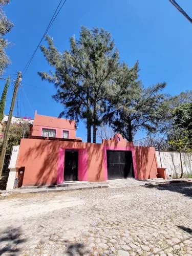 Casa En Venta Con Espacios Amplios Iluminados Y Ventilados En Calle