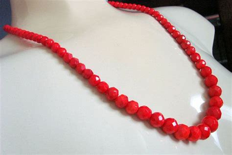 Antique Red Faceted Graduated Glass Bead Necklace 1940s Etsy Beaded Necklace Glass Bead