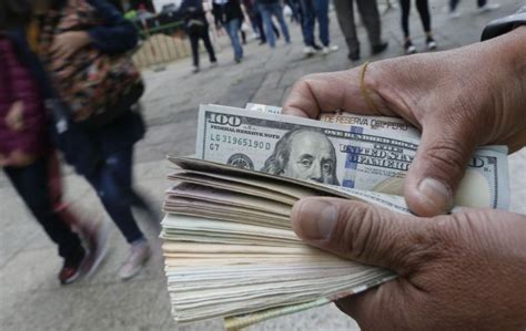 El Dólar No Se Dispara Tras Los Resultados De Las Elecciones En Argentina — Mercopress