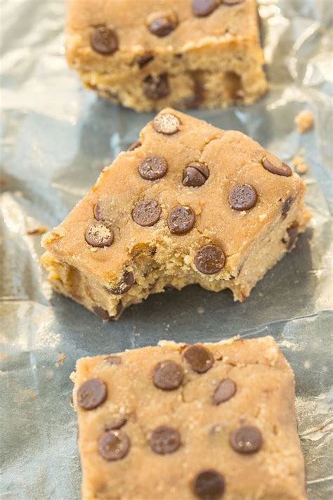 Four Ingredient No Bake Banana Bread Blondies