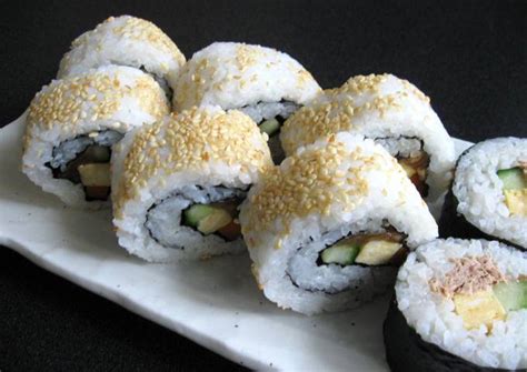 Ura Maki Zushi Inside Out Sushi Rolls Recipe By Hiroko Liston Cookpad