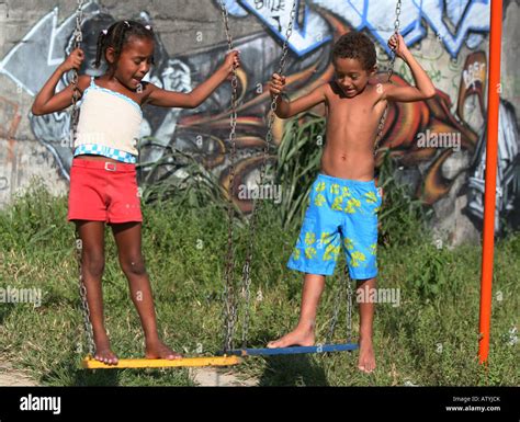 Rio De Janeiro Favela Fotos Und Bildmaterial In Hoher Auflösung Alamy