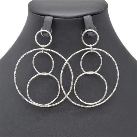 BO1272F Boucles d Oreilles Créoles Métal Doré avec Multi Pompons