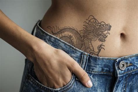 Tatuajes en la cadera ideas y diseños Tendenzias