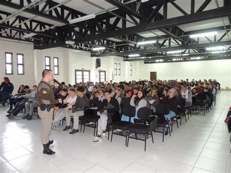 Brigada Militar De Gramado Realiza Palestra Para Alunos Da Escola