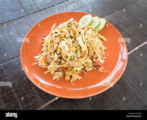 Myanmar salad hi-res stock photography and images - Alamy