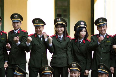 Vietnam People's Public Security police uniform : r/uniformporn