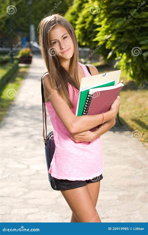 Belle Fille De Ladolescence Amicale Détudiant Image Stock Image Du