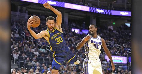 Steph Curry Scores 33 Warriors Beat Kings Cbs San Francisco