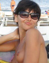 Uber Sexy Femmes Beach ZB Porn