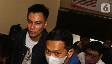 Baim Wong Dan Paula Verhoeven Jalani Pemeriksaan Di Polres Jakarta