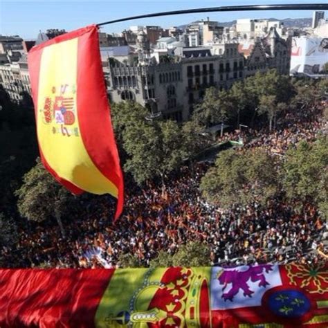 Stream Milhares de pessoas marcharam em Barcelona contra declaração