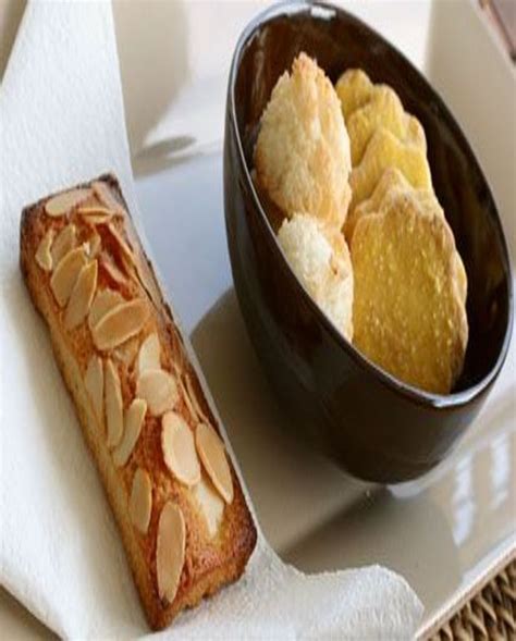 Financiers Aux Amandes Pour Personnes Recettes Elle Table