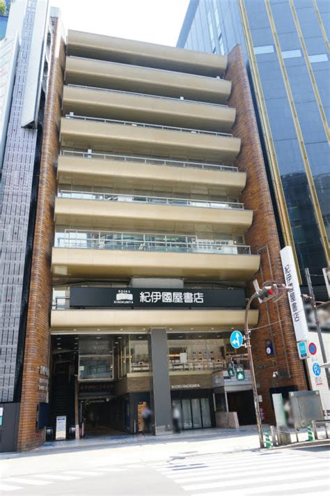 新宿本店リニューアル、着々と進行中です。 紀伊國屋書店 本の「今」に会いに行こう