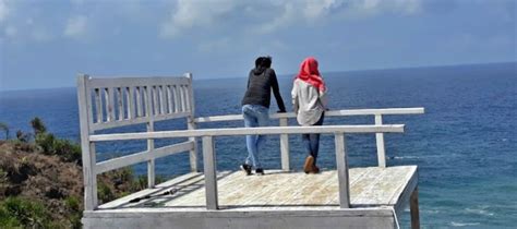 Teras Kaca Pantai Nguluran Spot Foto Kece View Laut