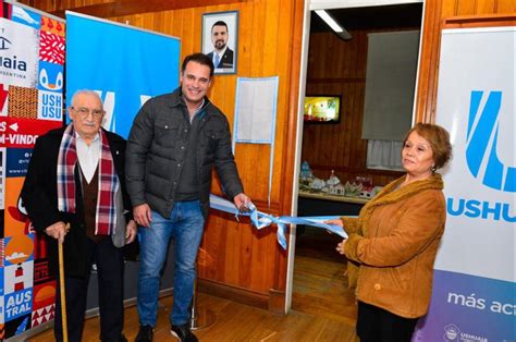 La Municipalidad De Ushuaia InaugurÓ La Sala De Exposiciones “raÍces