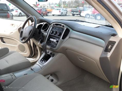 2004 Toyota highlander interior colors