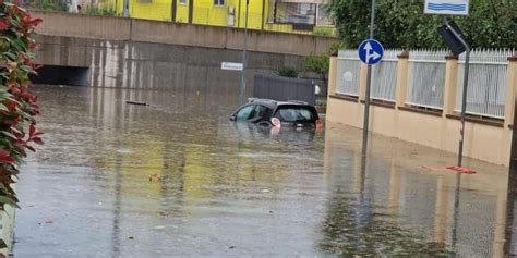 Emilia Romagna il maltempo non dà tregua Danni e allagamenti da