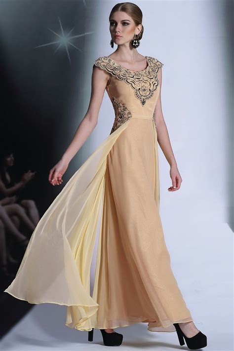 Pin By Judith Mercado Cohen On Evening Wear Evening Gowns Beautiful