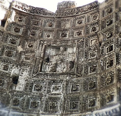 detail  arch  titus arch  titus city photo photo
