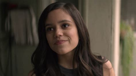 Jenna Ortega Interpreta Wandinha Addams Na Série De Tim Burton Tim