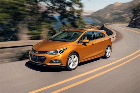 Used Chevrolet Cruze Ls Hatchback Review Ratings Edmunds