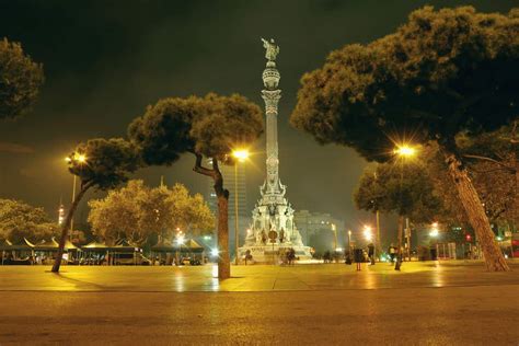 30 Best Places to Visit in Barcelona at Night (2024)