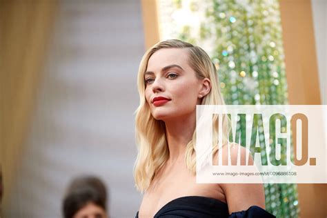 Margot Robbie To Star In Disneys Female Pirat Imago