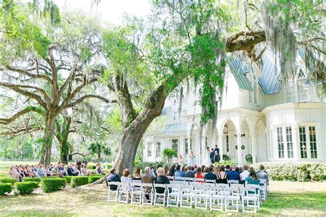 Outdoor Ceremony At Rose Hill Mansion In Bluffton Sc Dana Cubbage