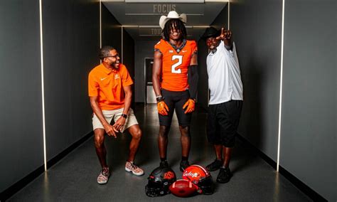 Three Star Edge Rusher Temerrick Johnson Commits To Oklahoma State Pistols Firing