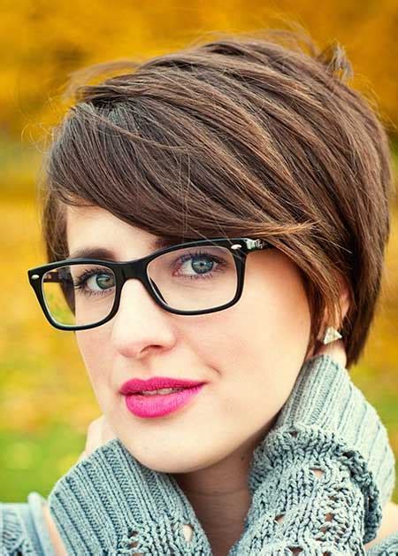 24 Fun And Sexy Short Brown Hairstyles 2025 Dark And Light Brown