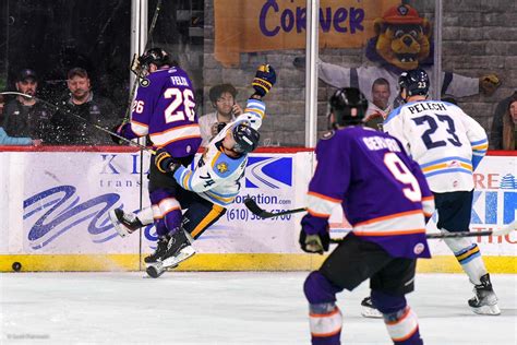 Echl Reading Royals Ends Toledo Walleyes 18 Game Winning Streak