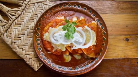 La Receta De Enchiladas Suizas Rojas Que Necesitas Para Prepararlas En