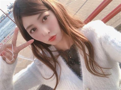 橘ゆりかさんのインスタグラム写真 橘ゆりかinstagram「﻿ ちゃんと4時起きできた🥳🥳🥳﻿ ﻿ お外はまだ真っ暗です。﻿ ﻿ 私