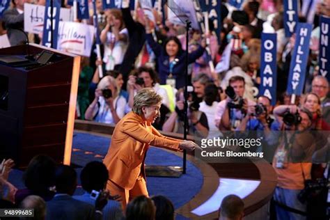 334 Hillary Clinton Pointing Stock Photos High Res Pictures And