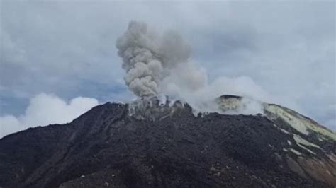 Gunung Ile Lewotolok Kembali Erupsi Semburkan Abu Setinggi 500 Meter