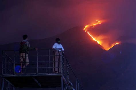 Hutan Di Gunung Merbabu Terbakar Jalur Pendakian Ditutup Sementara