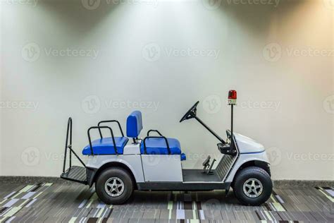 Electric Golf cart 23383319 Stock Photo at Vecteezy