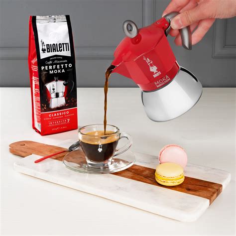 Kawiarka Bialetti New Moka Induction Tz Czerwona Akcesoria