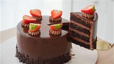 Chocolate Cake With Chocolate Ganache Glaze - YouTube