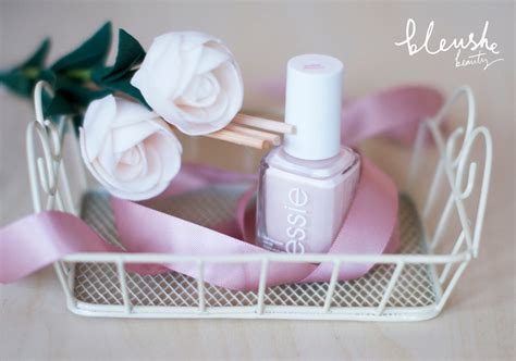 B L E U S H E: [SWATCH] Essie: Ballet Slippers