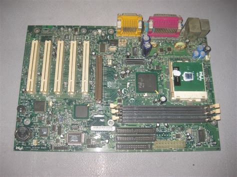 Motherboard | Intel Pentium III-600EB, Elektronik, Bagian Komputer ...