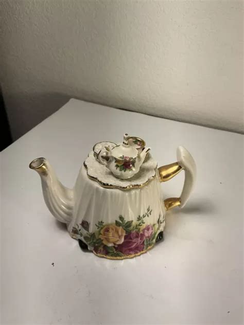 ROYAL ALBERT OLD Country Roses Teapot 1 Cup Victorian Tea Table Mini