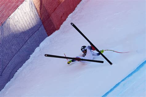 Ski mollet sectionné fauteuil roulant Alexander Kilde publie des