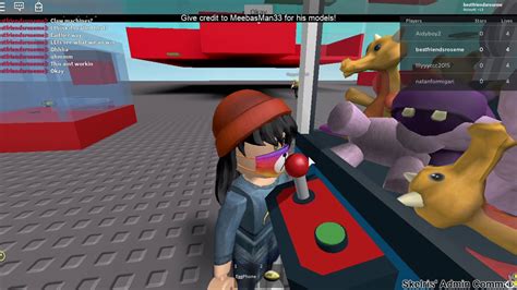 CLAW MACHINES IN ROBLOX Roblox YouTube