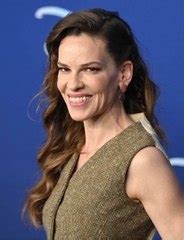 VIDEO Hilary Swank à 48 ans l actrice attend des jumeaux News People