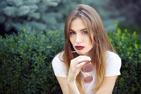 Premium Photo Summer Portrait Of A Beautiful Girl