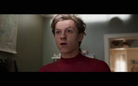 Spider Man Homecoming Tisse Sa Toile Dans Sa Bande Annonce Et Fait