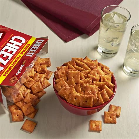 Cheez-It Extra Toasty Cheese Crackers - Shop Crackers & breadsticks at H-E-B